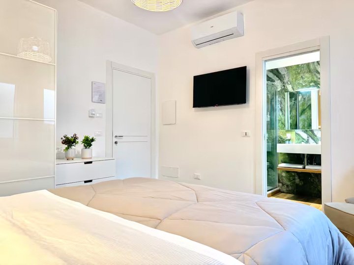 4d4a04bb-642a-49a7-925e-8362267f2f7b