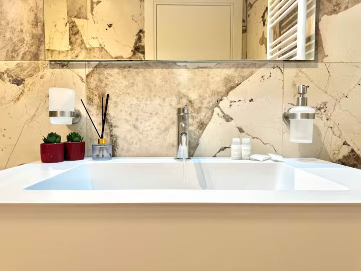 7db87518-f79f-40ab-8238-64d3e8ba5ae1