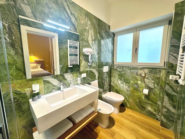 c77e87ca-066b-4baa-9e81-7218ecfe7224